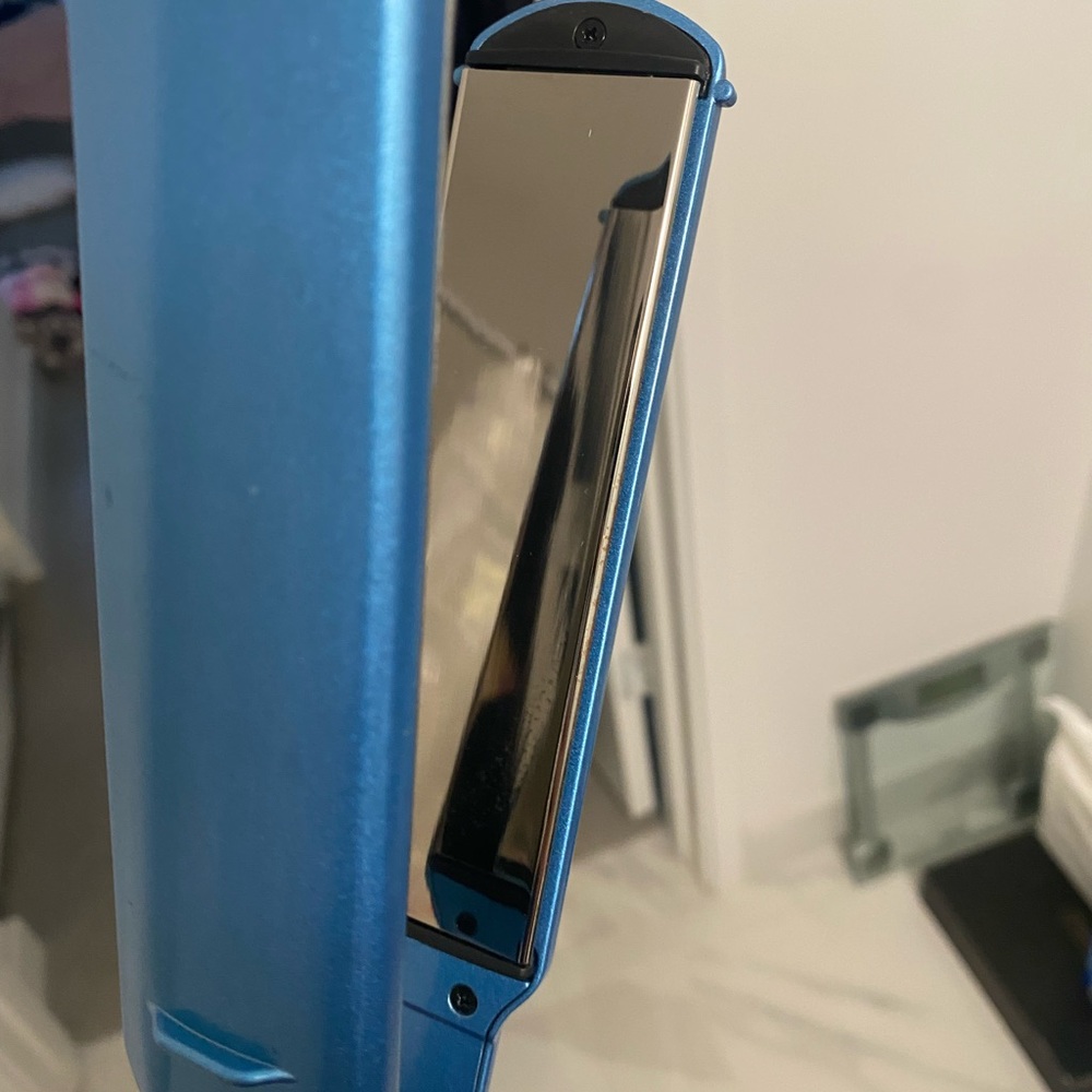 Babyliss Nano Titanium Ultra thin flat iron straightener!